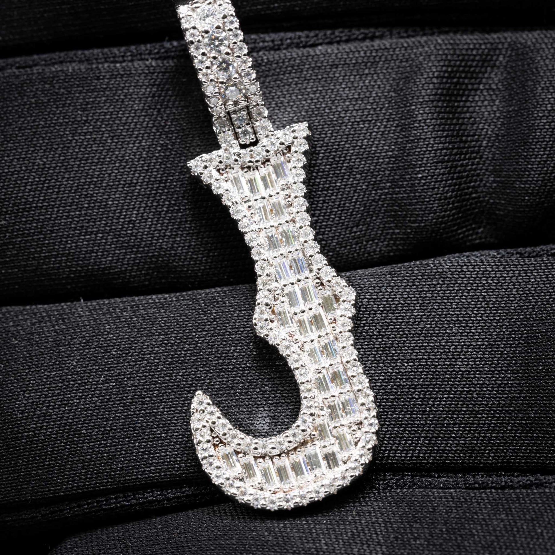 Custom Diamond pendant with baguettes stones